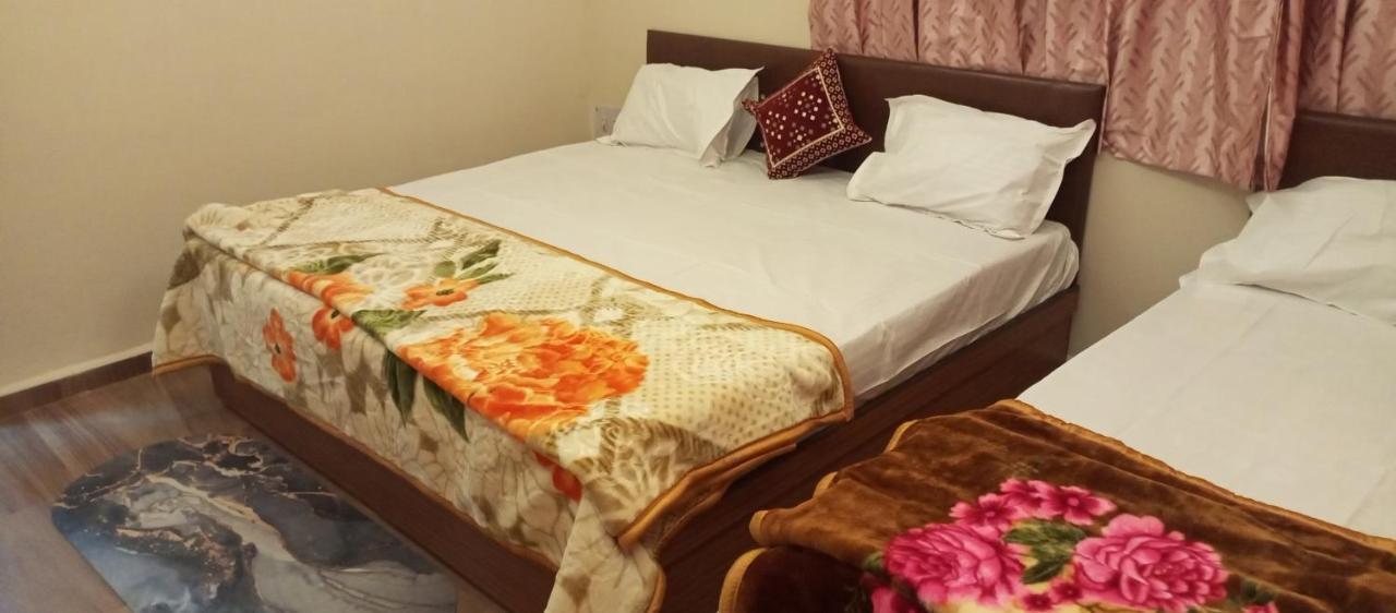 Bed and Breakfast Aashirwad Residency Ujjain Exterior foto