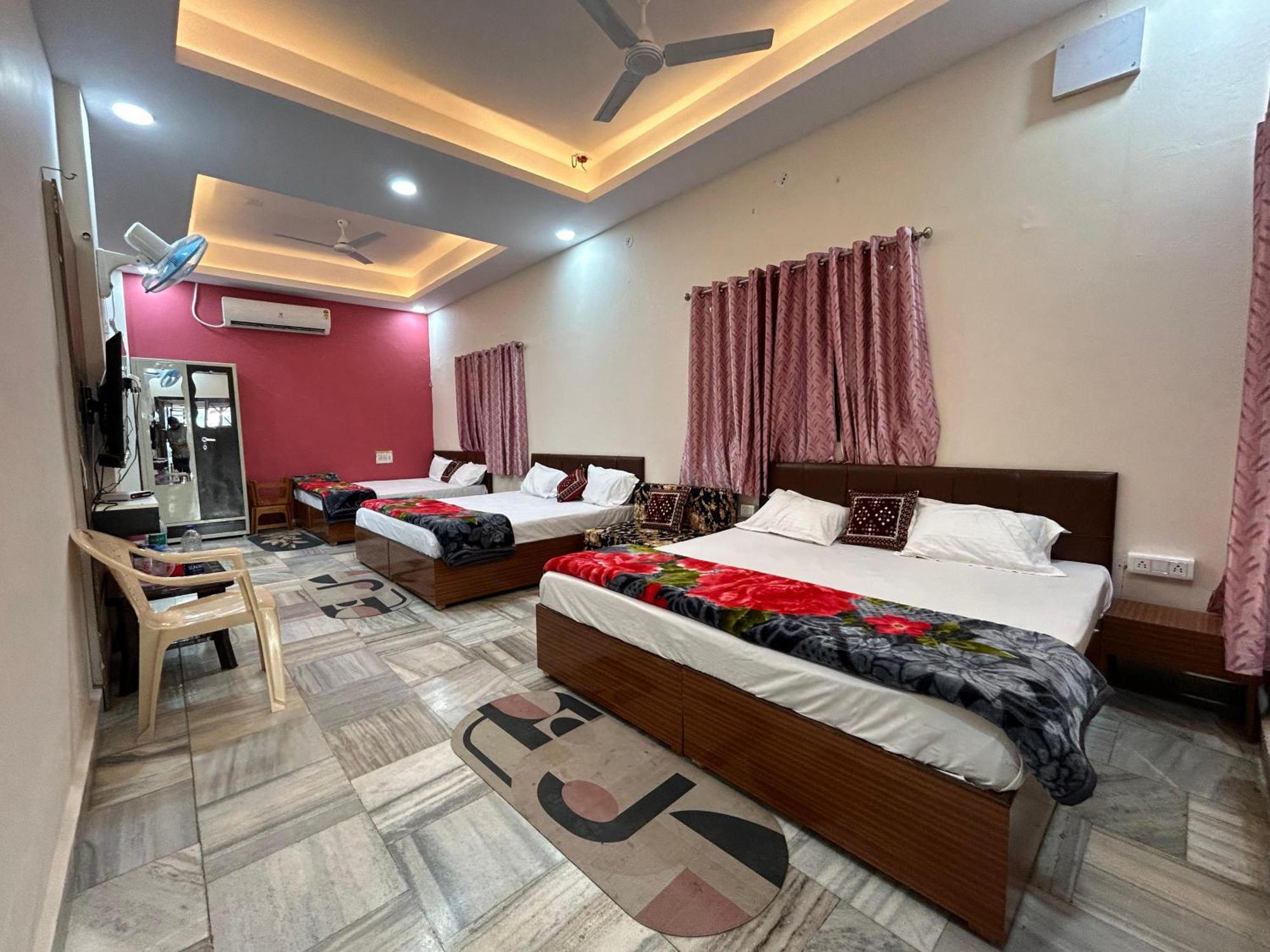 Bed and Breakfast Aashirwad Residency Ujjain Exterior foto