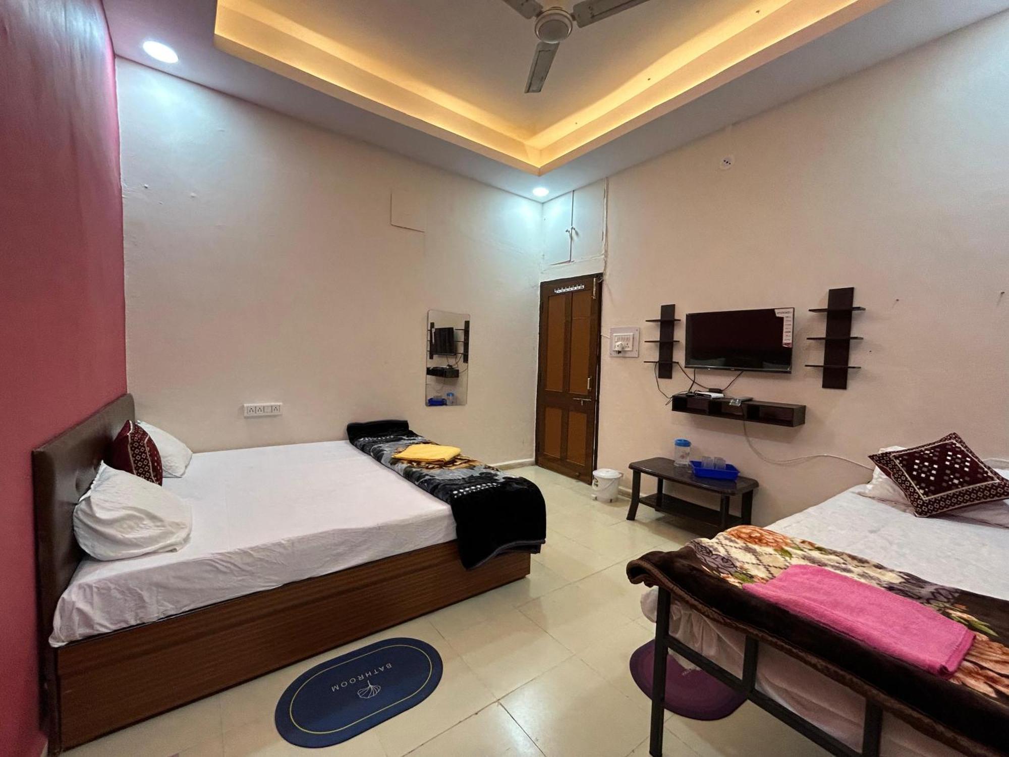 Bed and Breakfast Aashirwad Residency Ujjain Zimmer foto